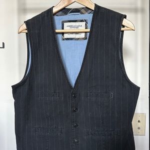 American Eagle - Men’s Medium-Large Navy Blue Pinstriped Vest Worn)